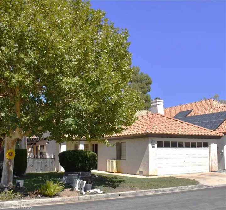 Property Photo: 19270 Pine Way CA 92308