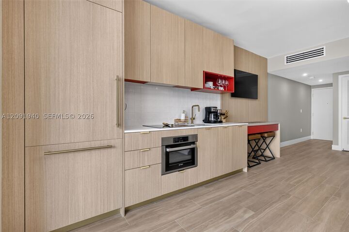 Property Photo:  90 NE 32nd St 921  FL 33137 
