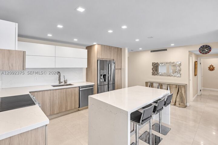 Property Photo:  19390 Collins Ave 421  FL 33160 