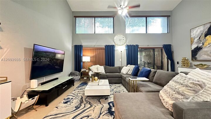Property Photo: 5012 S University Dr FL 33328