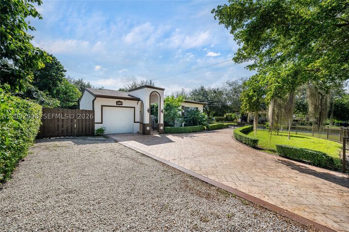 Property Photo: 589 Miller Dr FL 33166