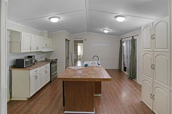 Property Photo: 409 Willett Lane LA 70669