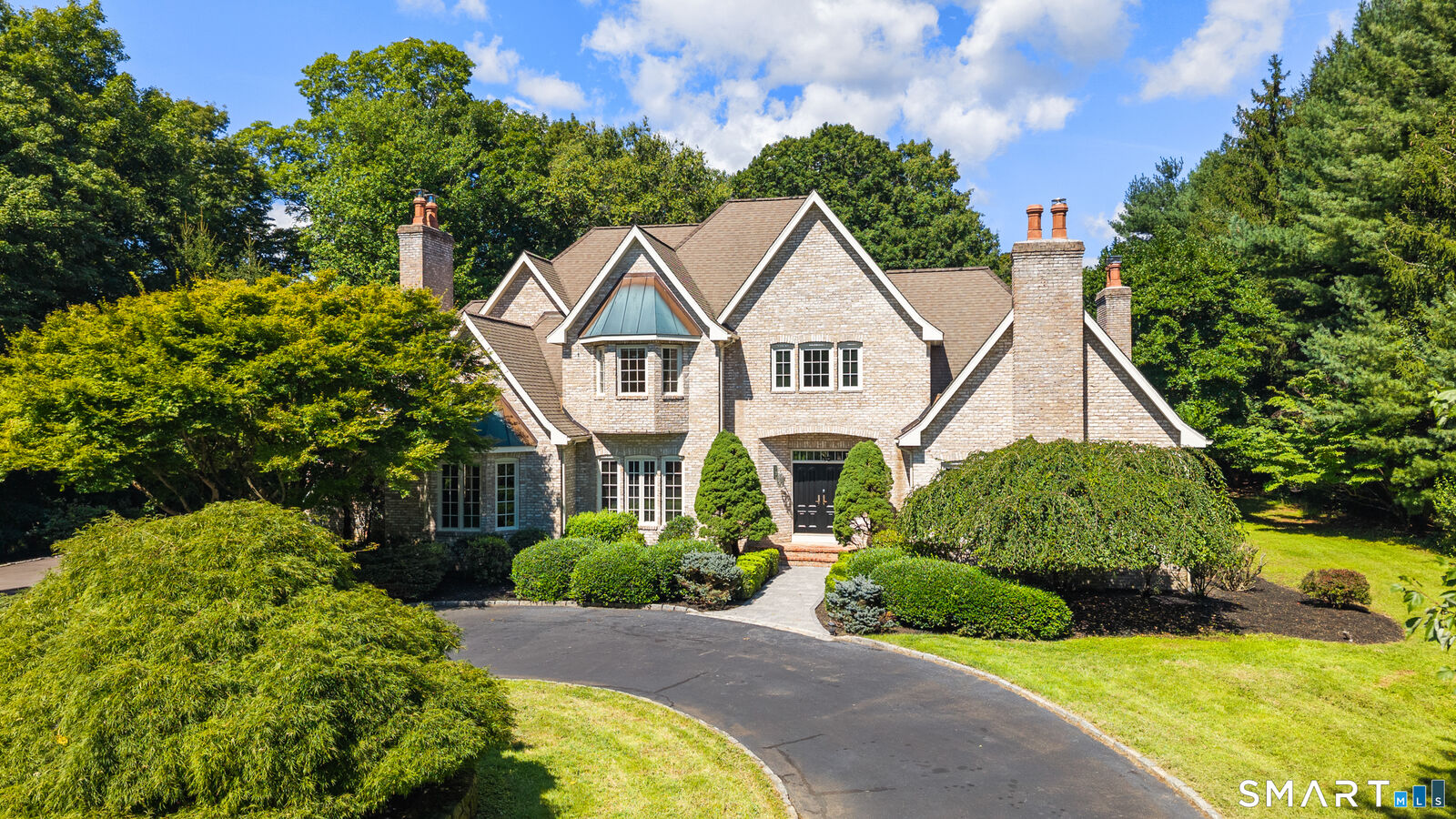Property Photo:  10 Weddington Lane  CT 06883 