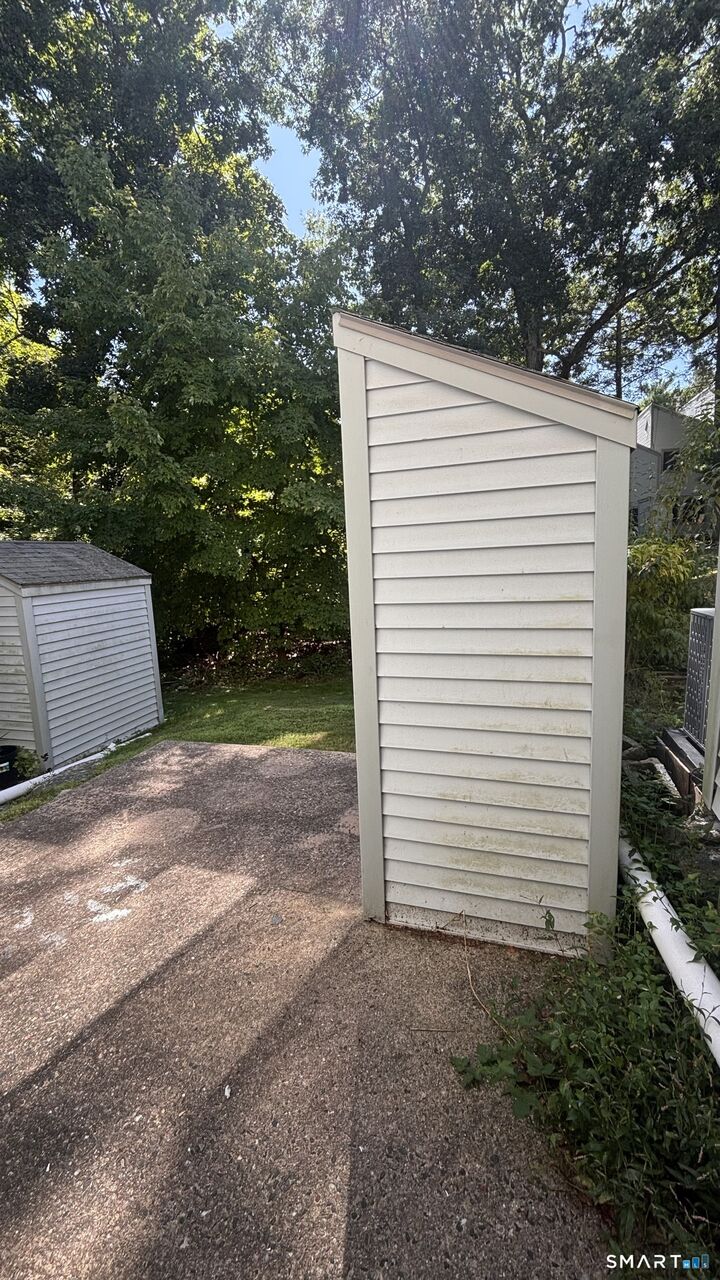 Property Photo: 1 Talcott Forest Road 3J CT 06032