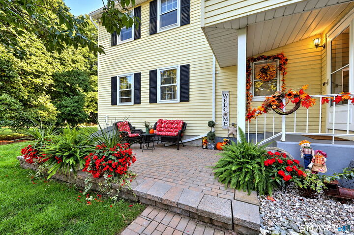 Property Photo:  567 Orange Center Road  CT 06477 