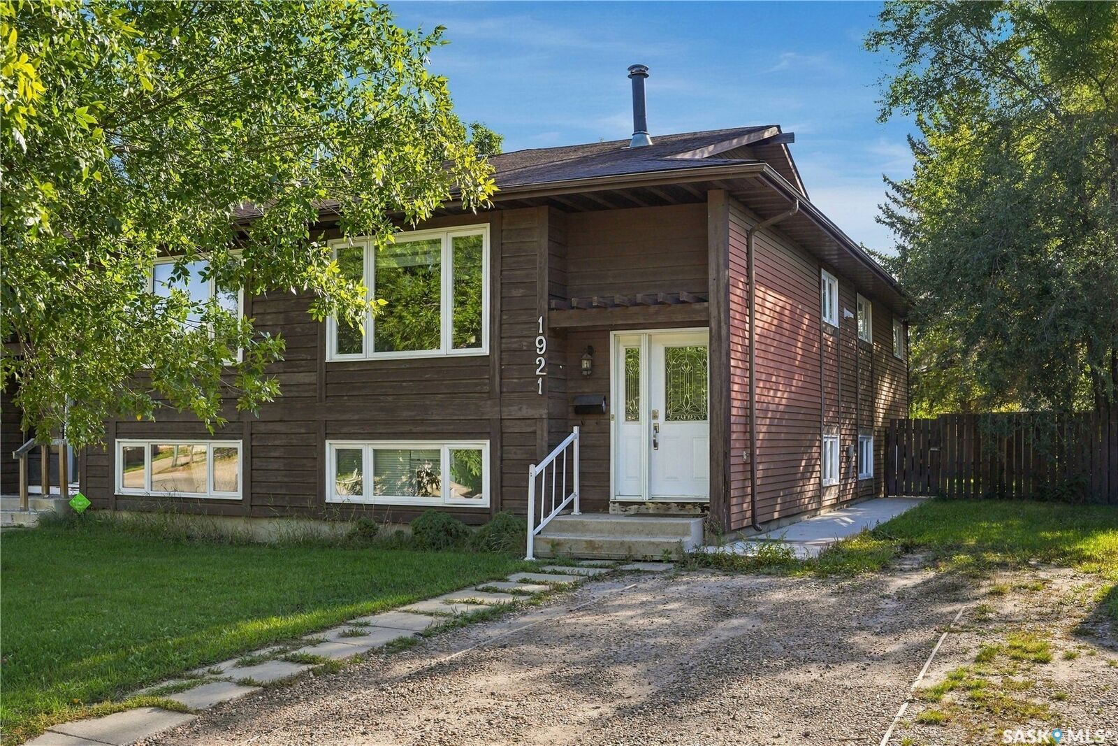 Property Photo:  1921 McKercher Drive  SK S7J 3W1 