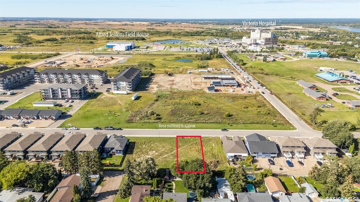 Property Photo:  2520 Woodbridge Drive  SK S6W 0A7 