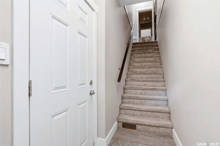 Property Photo:  3220 11th Street W 212  SK S7M 5M4 