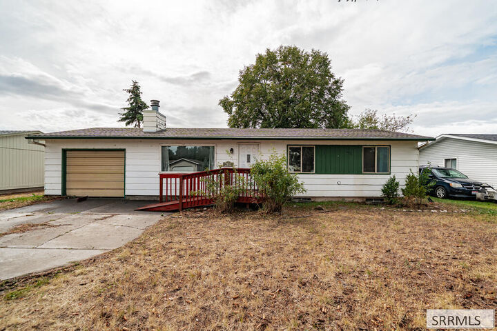 Property Photo:  2418 Stace Circle  ID 83401 
