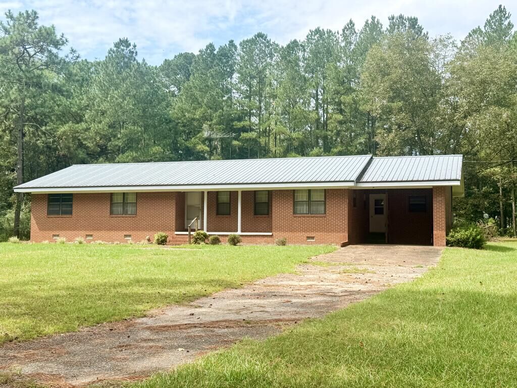 Property Photo: 179 County Road 5 AL 36477