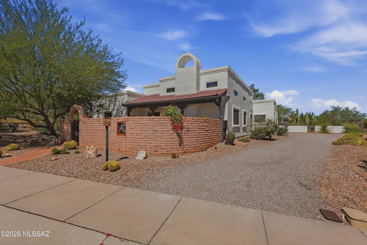 Property Photo:  1158 W Camino Monte Cristo  AZ 85614 