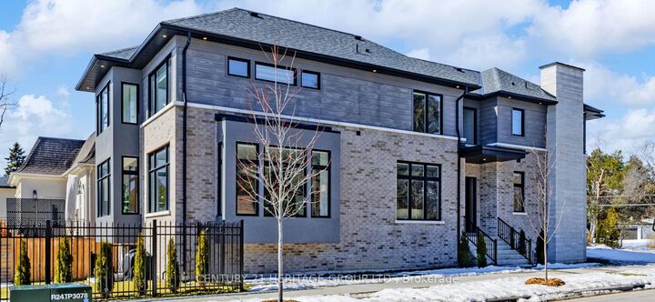 Property Photo:  251 Oxford Street  ON L4C 7V7 