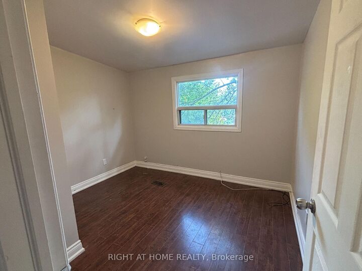 Property Photo:  507 Oakwood Avenue Upper A  ON M6E 2W9 