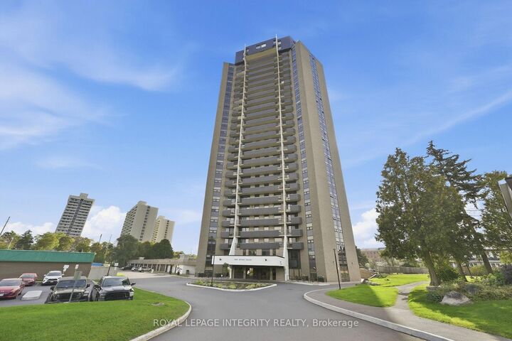 Property Photo:  900 Dynes Road 806  ON K2C 3L6 