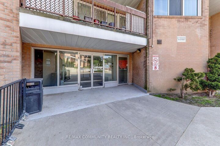 Property Photo:  100 Mornelle Court 1067  ON M1E 4X2 