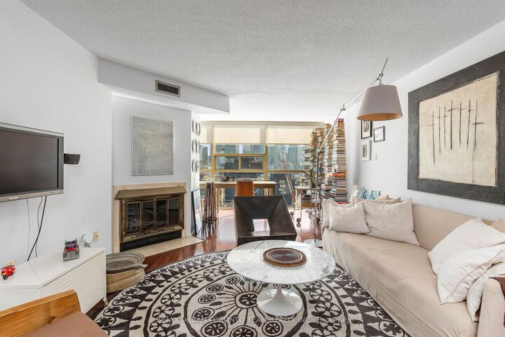 Property Photo:  705 King Street W 1903  ON M5V 2W8 