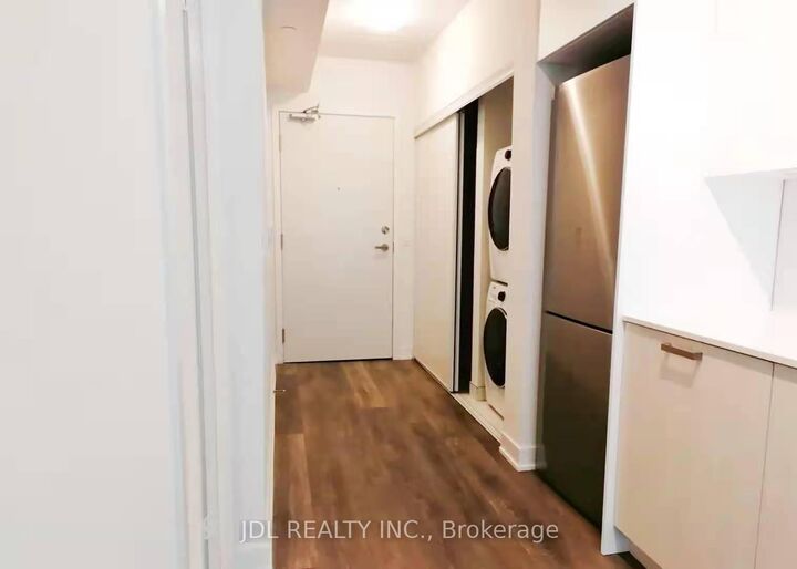 Property Photo: 99 Broadway Avenue 3008 ON M4P 0E3