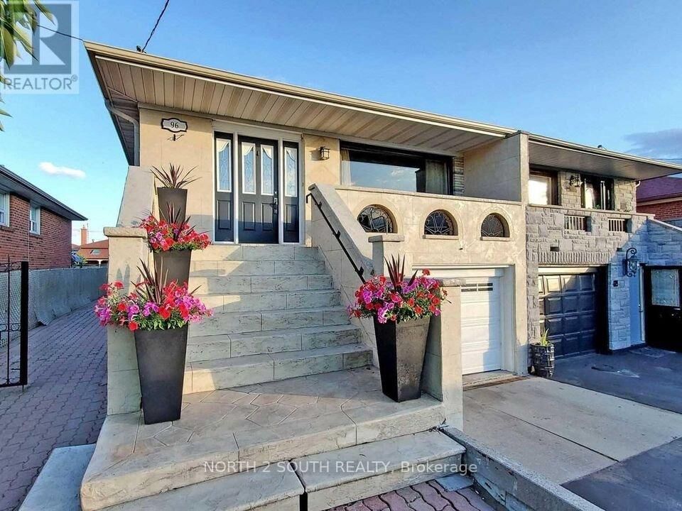 Property Photo:  96 Bamford Crescent Main  ON M3N 1T8 