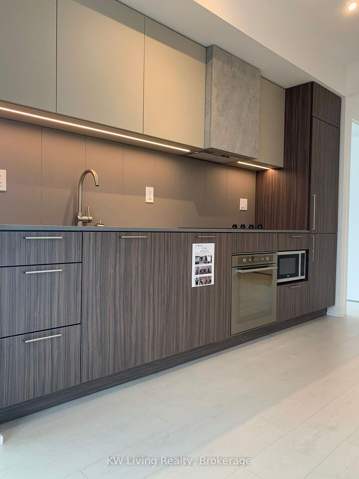 Property Photo:  19 Western Battery Road 3317  ON M6K 3S4 
