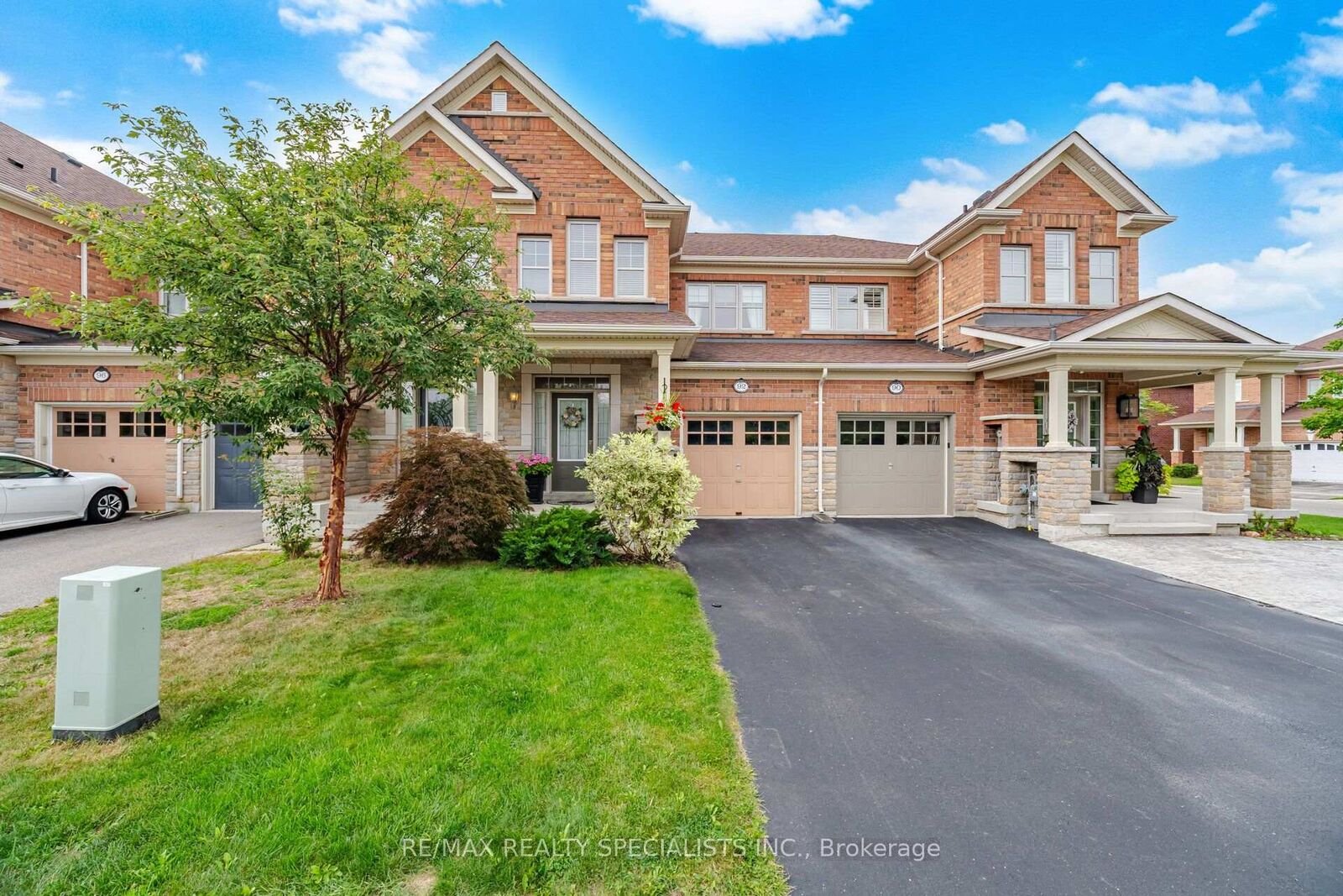 Property Photo:  92 Hanson Crescent  ON L9T 8L5 