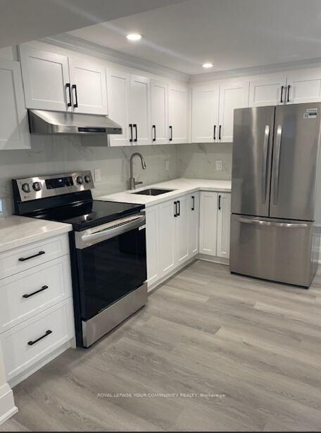Property Photo:  19 Beaverton Road S  ON L4C 2H5 