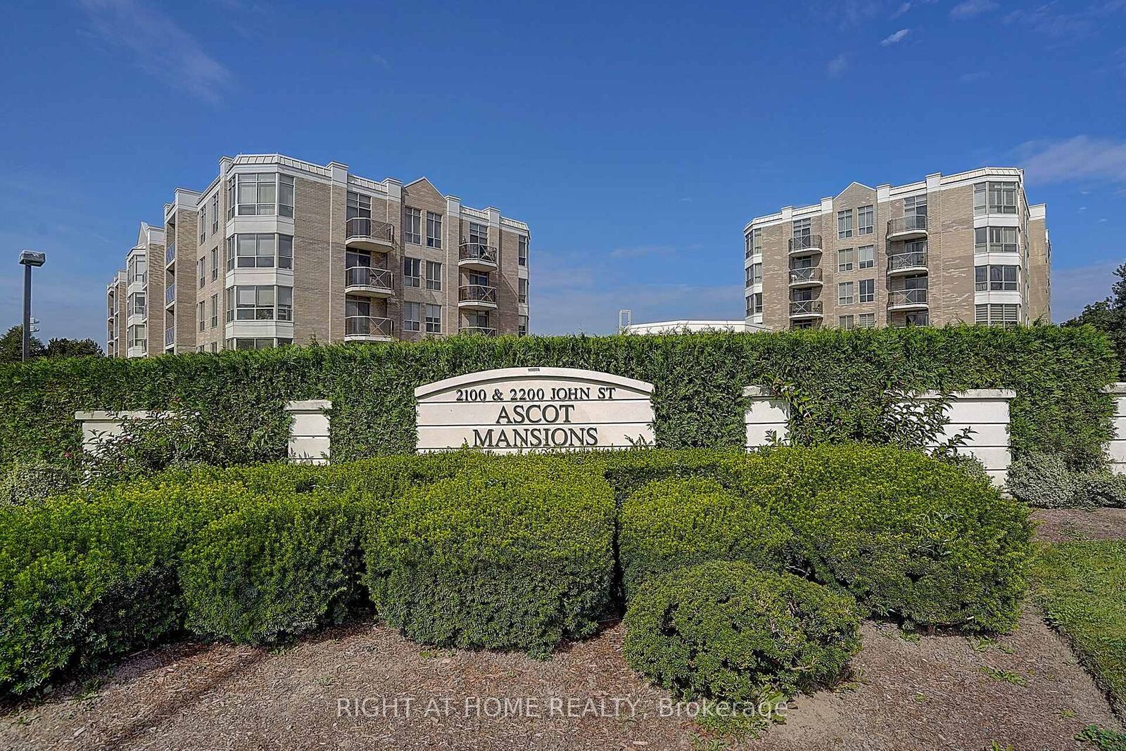 Property Photo:  2200 John Street 502  ON L3T 7S7 