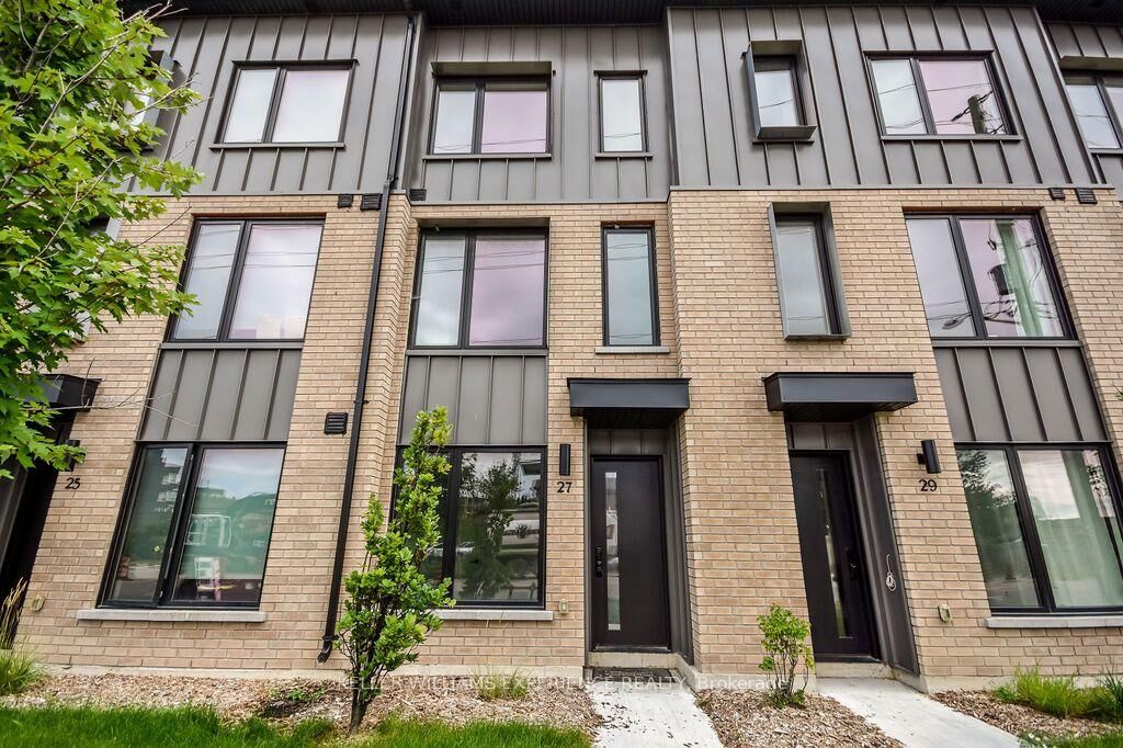 Property Photo:  27 Rainwater Lane  ON L4N 9J6 