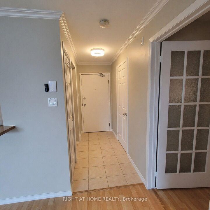 Property Photo: 260 Brittany Drive 414 ON K1K 4M2