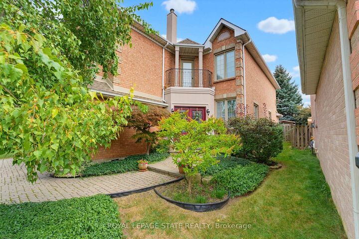 Property Photo:  144 Cove Crescent  ON L8E 5A2 