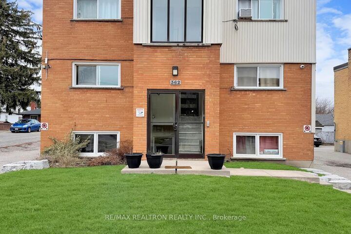 Property Photo:  362 Elgin Court 3  ON L1J 2P4 