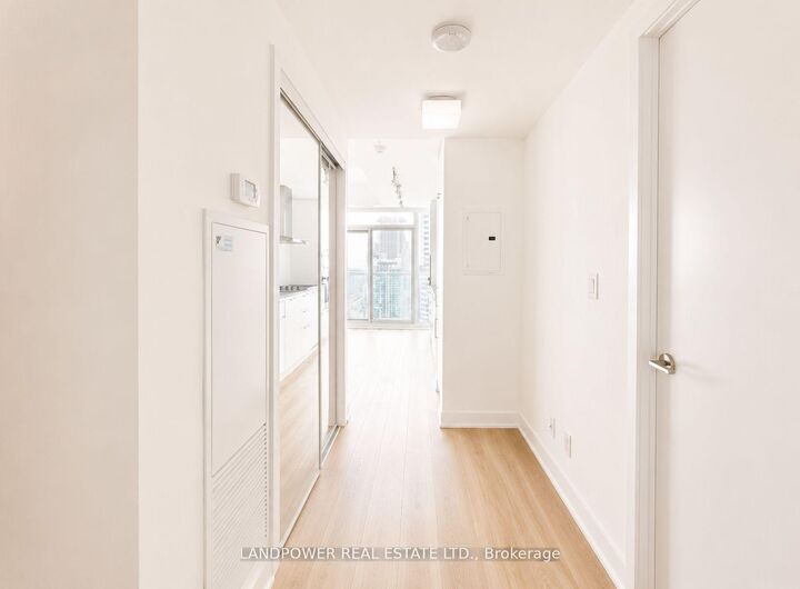 Property Photo:  12 York Street 5101  ON M5J 0A9 