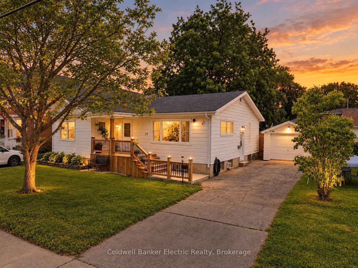 Property Photo:  19 Graham Street E  ON K7R 1L6 