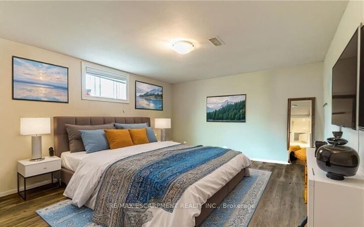 Property Photo:  609 Mohawk Road E 2  ON L8V 2J8 