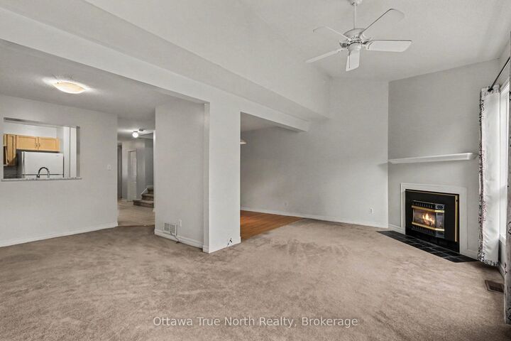 Property Photo:  19 Kalbrook Street  ON K2T 1A8 