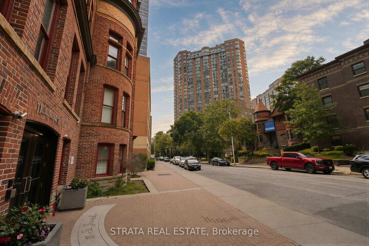 Property Photo:  11 St Joseph Street 304  ON M4Y 3G4 