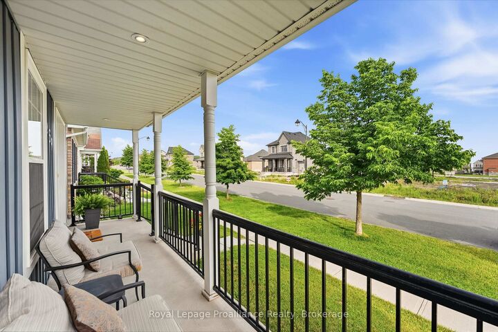 Property Photo:  268 Strachan Street  ON L1A 0C8 