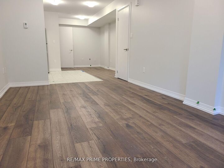 Property Photo:  1145 Journeyman Lane 119  ON L5J 0B5 
