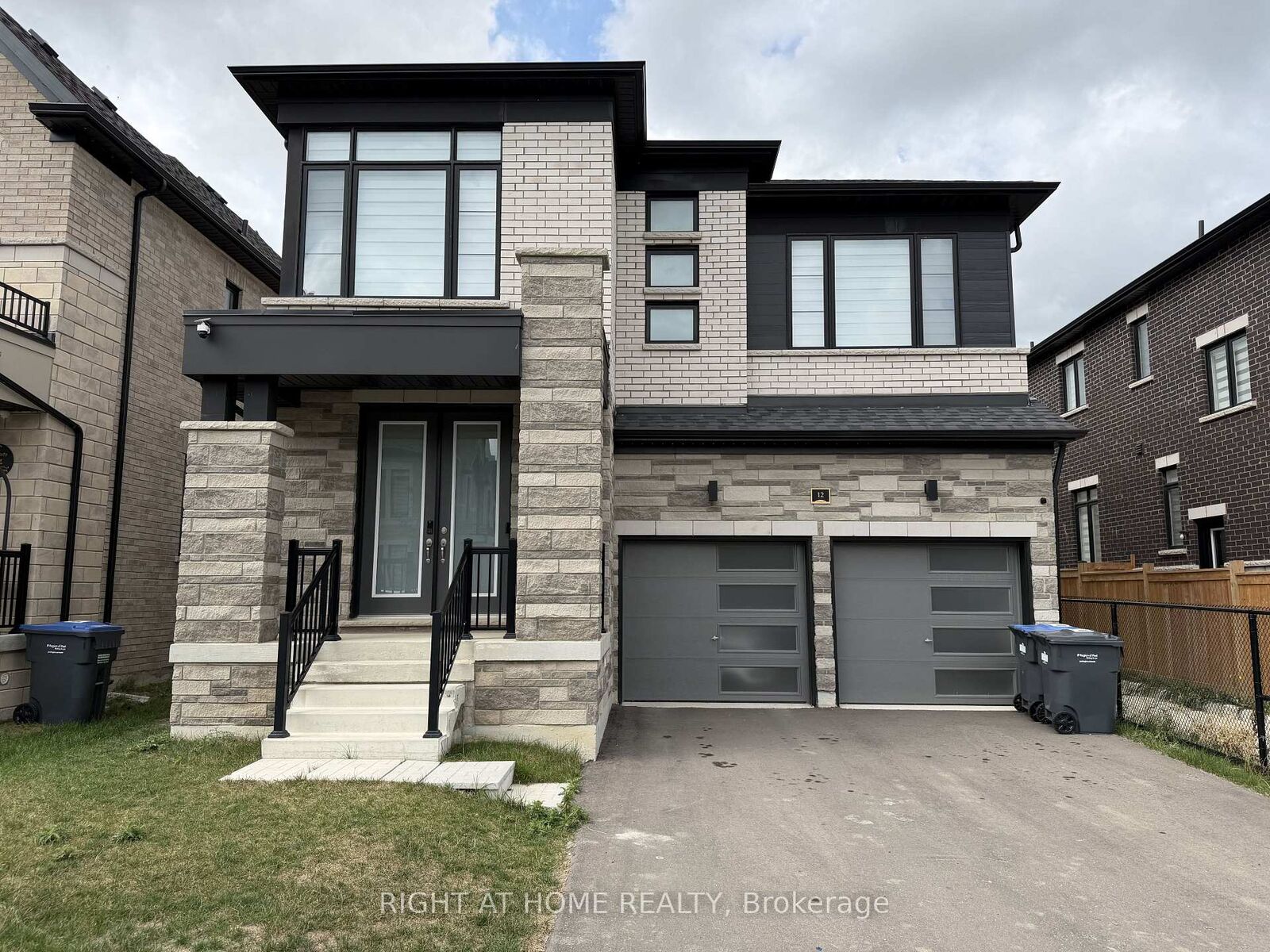 Property Photo:  12 Coulterville Drive  ON L7C 4M2 