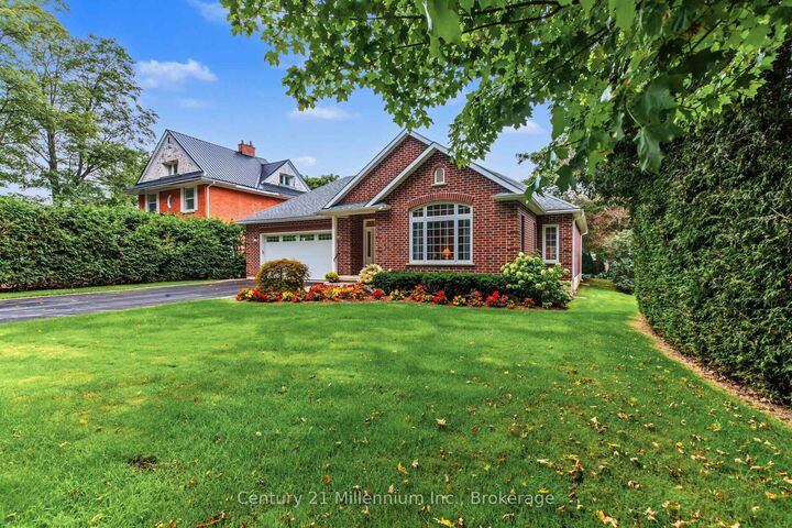 Property Photo:  137 Mark Street W  ON N0C 1H0 