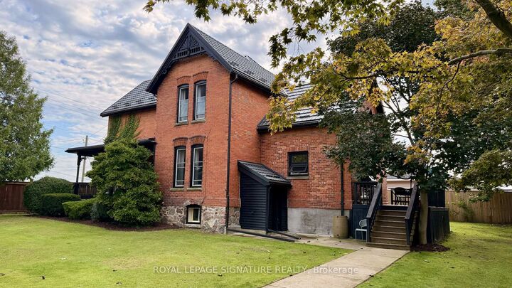 Property Photo:  136 King Street S  ON N0P 1T0 