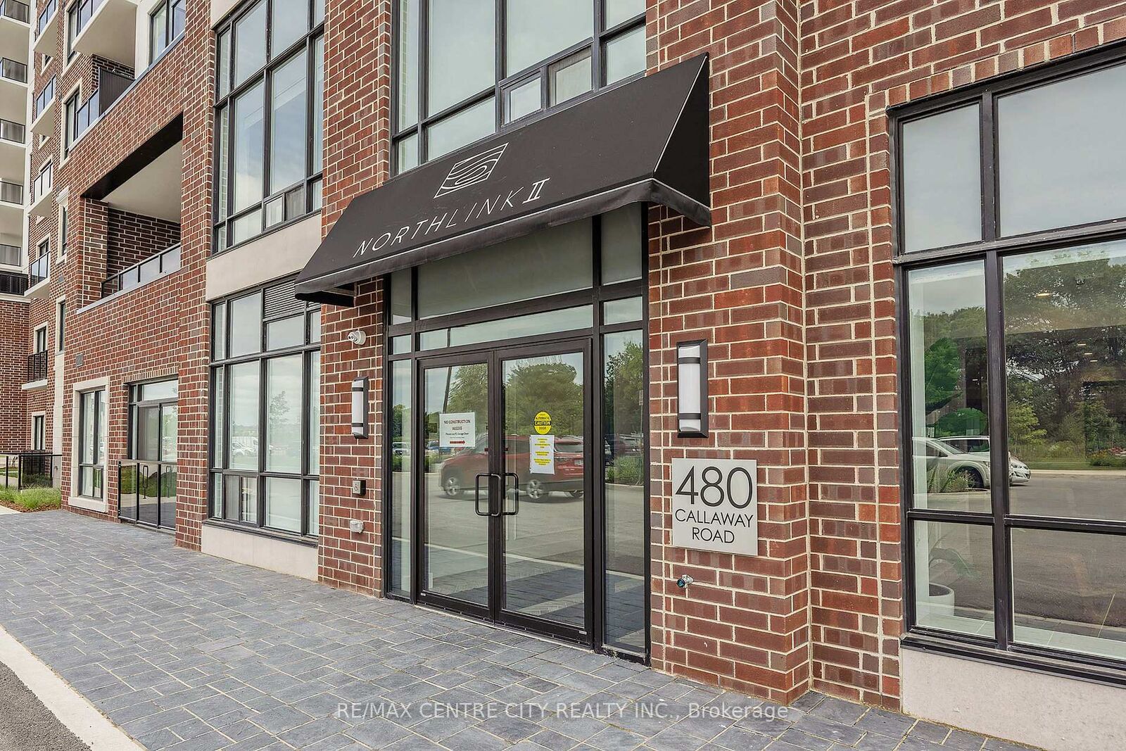 Property Photo: 480 Callaway Road 414 ON N6G 0Z3