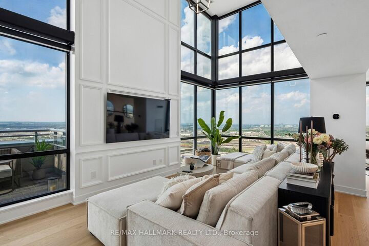 Property Photo:  2908 Highway 7 N/A Ph3806  ON L4K 0K5 