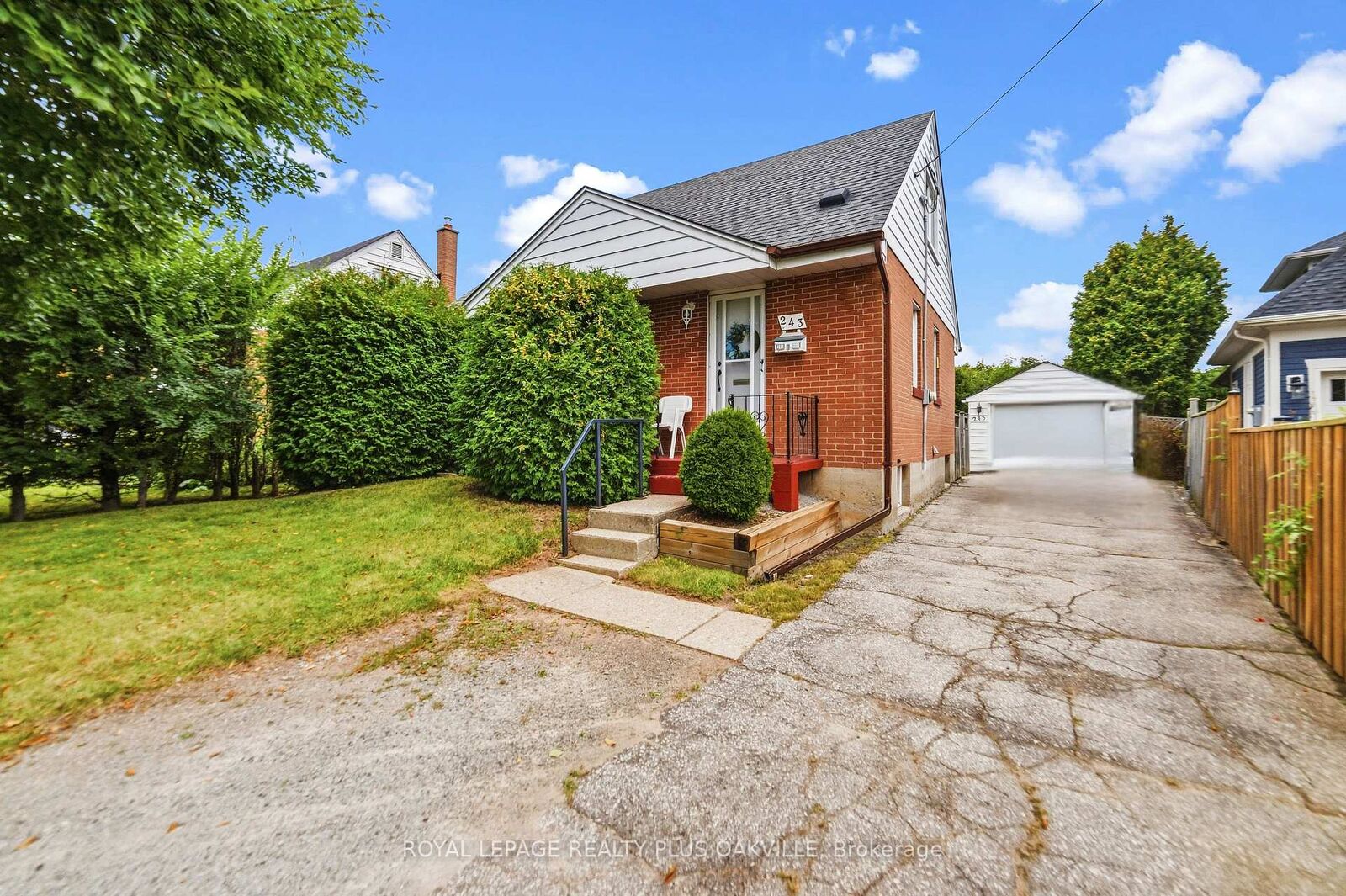 Property Photo: 243 Jennings Crescent ON L6L 1W2
