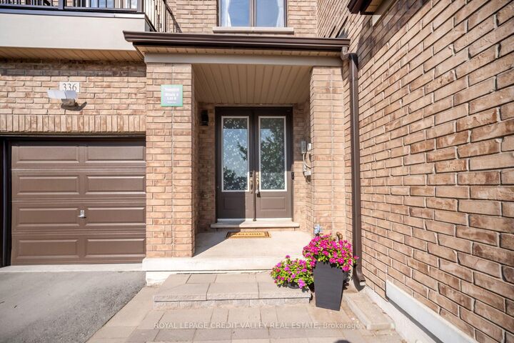 Property Photo:  336 Elyse Court  ON L4G 2C9 