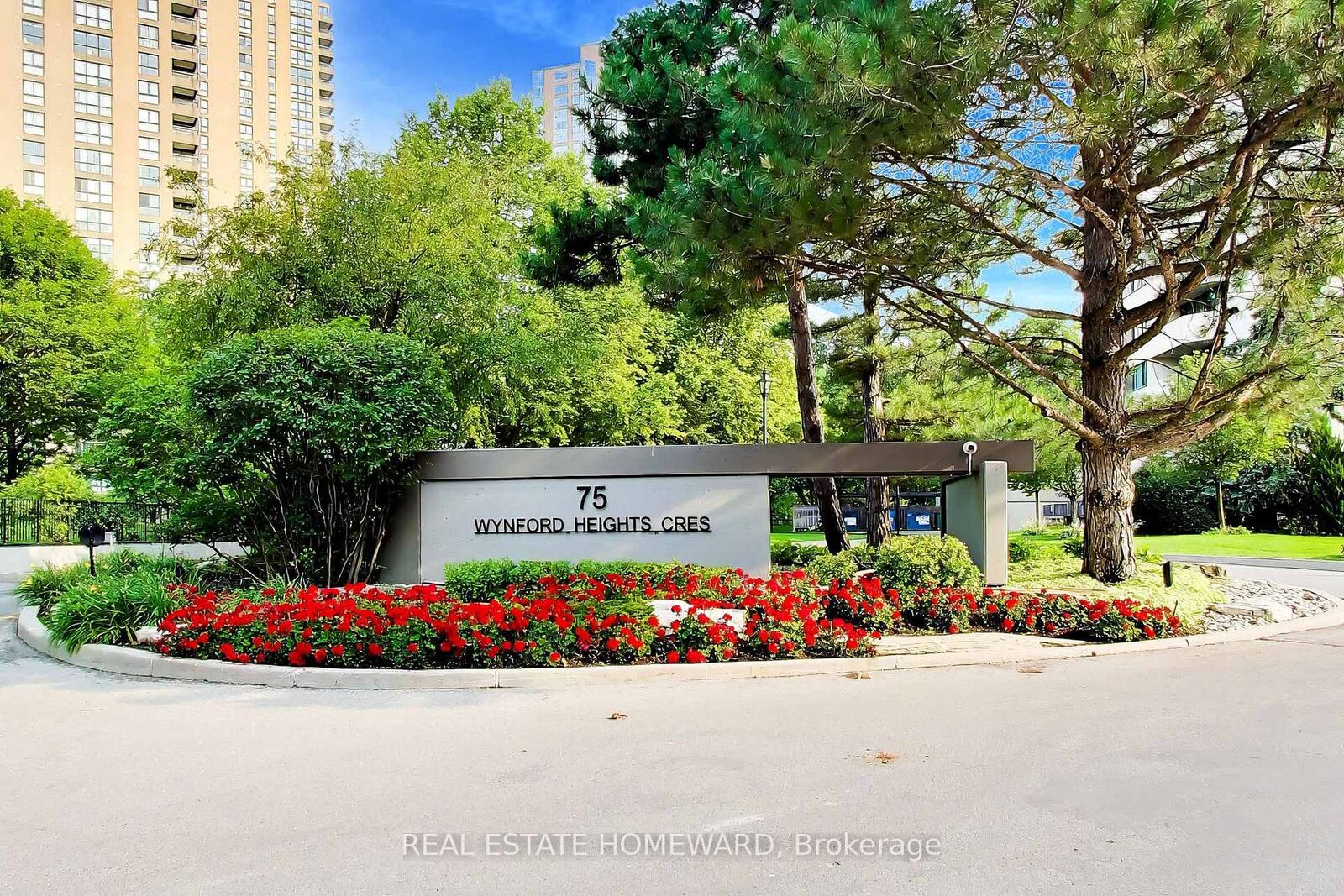 Property Photo:  75 Wynford Heights Crescent 1506  ON M3C 3H9 