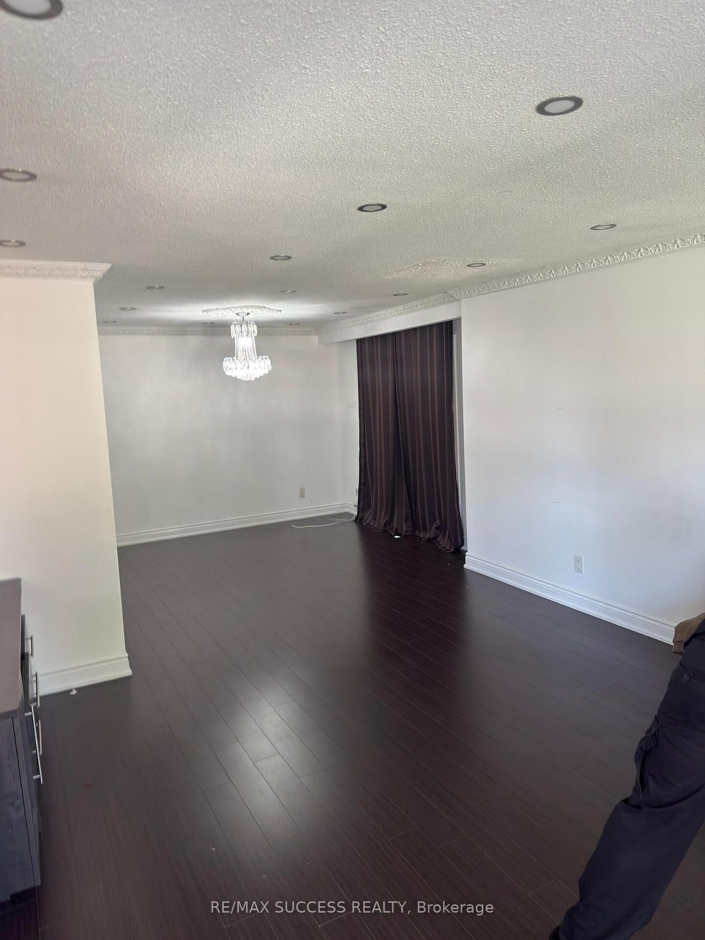 Property Photo:  3043 Coral Drive  ON L4T 1Z2 