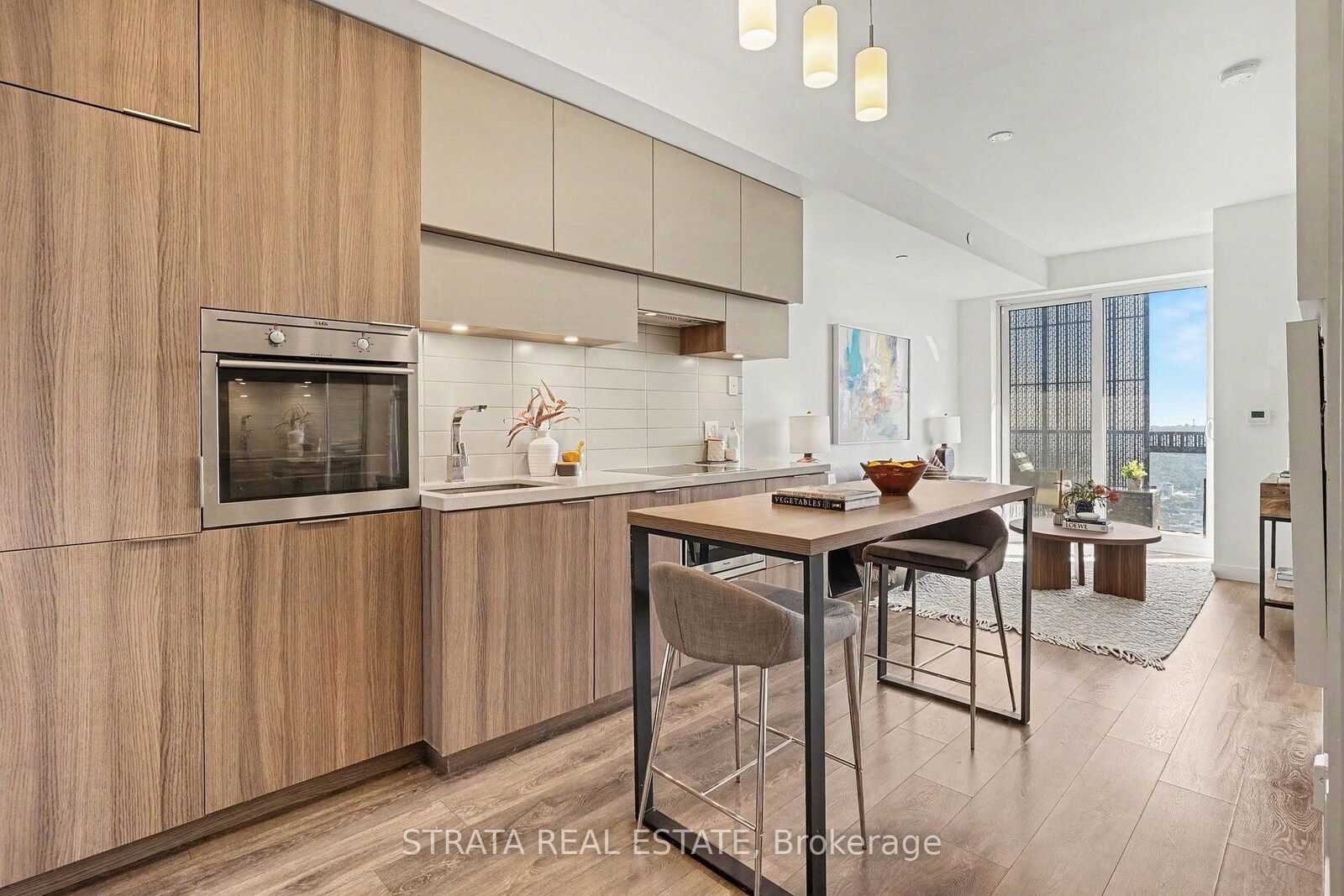Property Photo: 8 Eglinton Avenue E 4610 ON M4P 1A6
