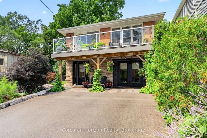 Property Photo:  592 Aberdeen Avenue  ON L8P 2T1 