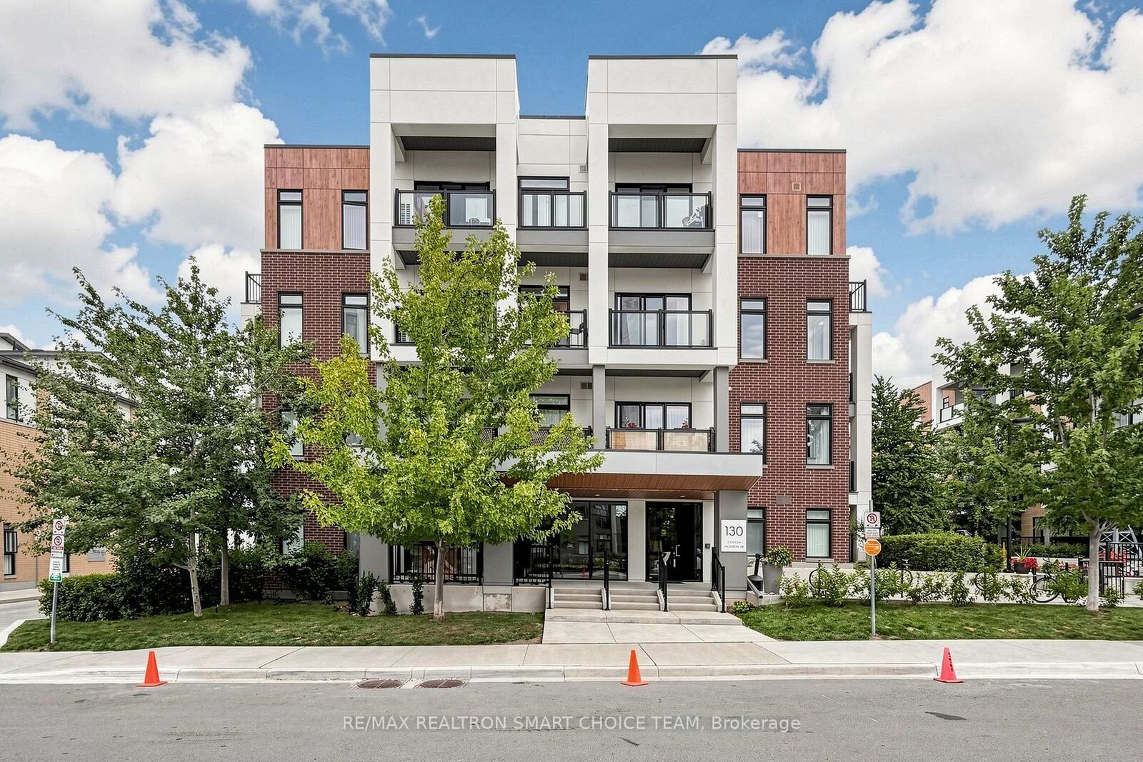 Property Photo:  130 Canon Jackson Drive 108  ON M5M 0B7 