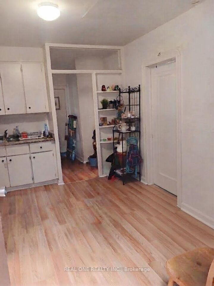 Property Photo:  104 Twenty Fifth Street 2  ON M8V 3P8 
